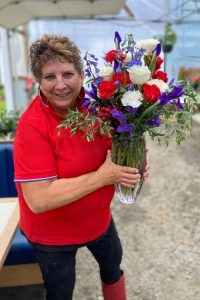 Lovely gift ideas for your sweeheart! Turnpike Greenhouse - Granton Wisconsin - flowers, houseplants, vegetables, progressive greenhouse, quality plants, planters, gifts